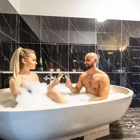 Hotel In Spirit, V Roznovskem Pivovaru - Pivni Lazne, Wellness & Cokoladovna 4*